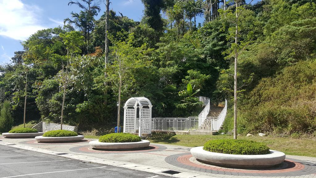 Cameron Forest Home - Golden Hills Apartment